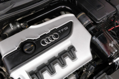Audin moottorin suoja oli ainoa, mikä sopii VW Racing imuputkiston ja suodattimen kanssa nätisti.