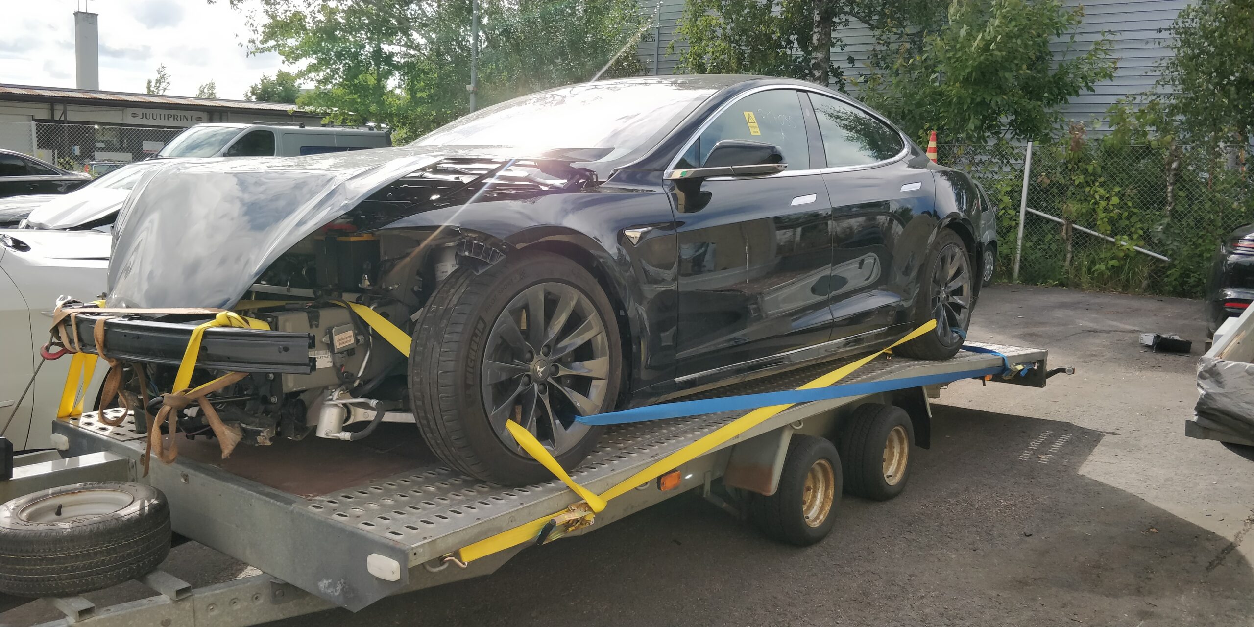 Tesla Model S Raven